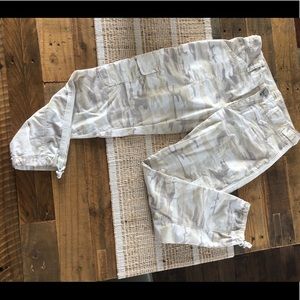 Sanctuary camo cropped jogger pant